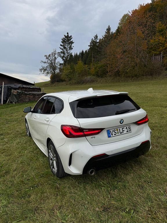 Weiß Gebraucht 2019 BMW 118 M Sport Kleinwagen | 18.499 € (Fairer Preis) - Bild 1/4