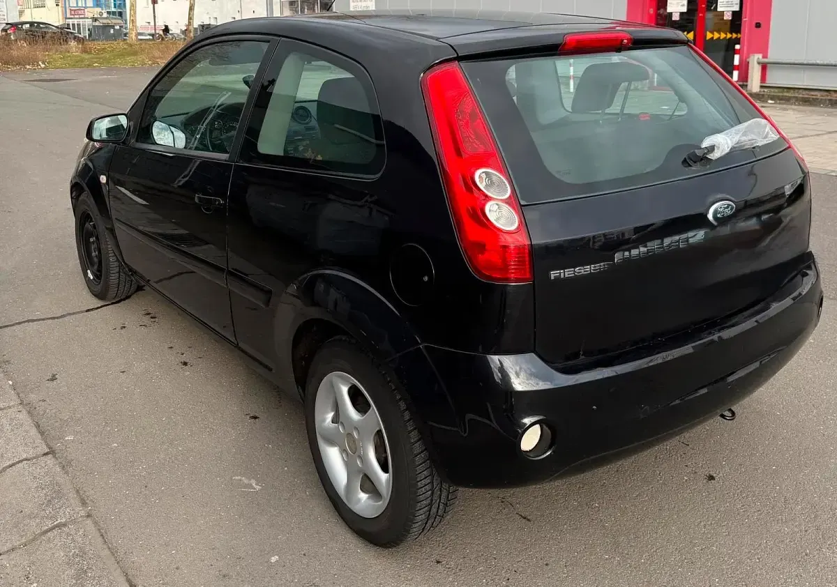 Gebraucht Ford Fiesta 60 PS (44 kW) 2008 Schwarz Kleinwagen