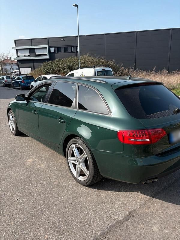 Gebraucht Audi A4 Premium 143 PS (105 kW) 2010 Grün Kombi