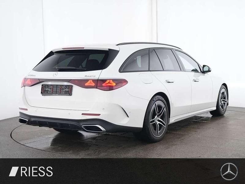 Gebraucht Mercedes E300 AMG 197 PS (144 kW) 2024 Unilack polarweiß Kombi