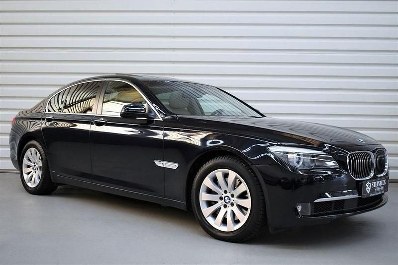 Gebraucht BMW 740 306 PS (225 kW) 2011 Grau Limousine