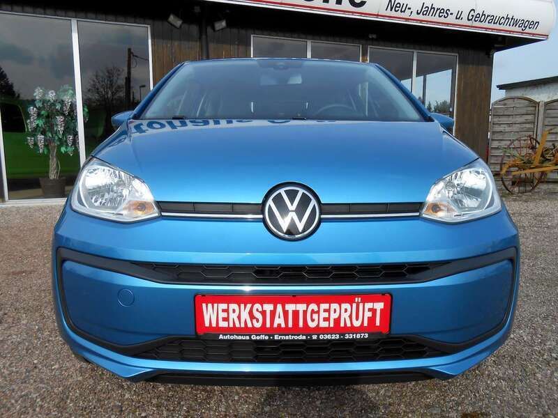 Second-hand VW up! 68 CP (50 kW) 2020 Albastru Hatchback