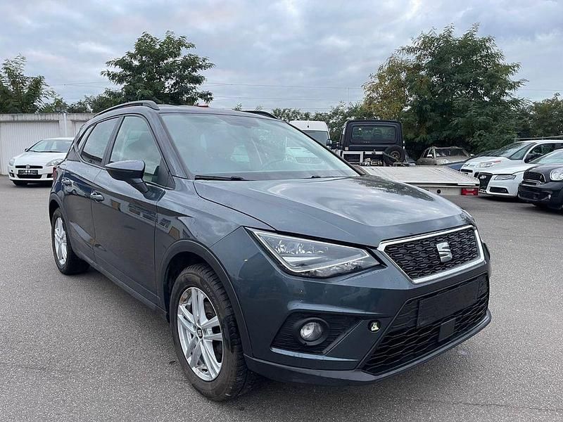 Grau Gebraucht 2020 Seat Arona Style SUV | 9.490 € (Fairer Preis) - Bild 1/4
