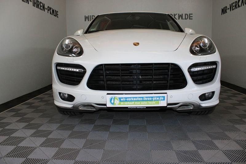 Weiß Gebraucht 2012 Porsche Cayenne GTS SUV | 33.900 € (Etwas zu teuer) - Bild 1/4