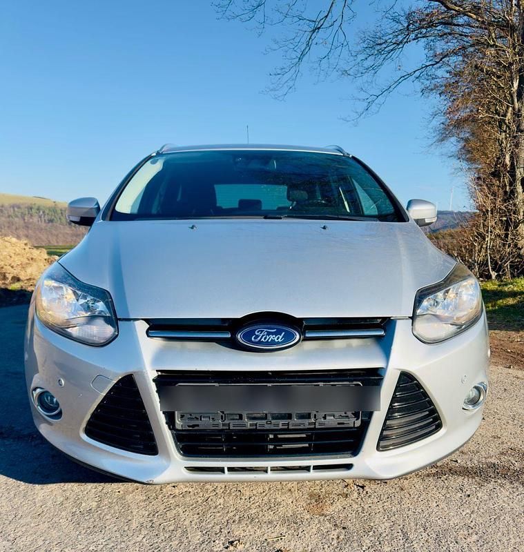 Gebraucht Ford Focus Titanium 140 PS (102 kW) 2014 Silber Kombi