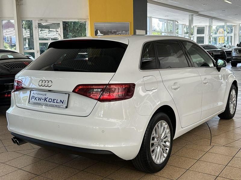 Gebraucht Audi A3 Ambiente 180 PS (132 kW) 2015 Weiß Limousine