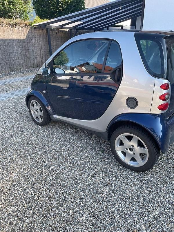 Blau Gebraucht 2006 Smart ForTwo Coupé Pure Coupé | 2.800 € (Fairer Preis) - Bild 1/4