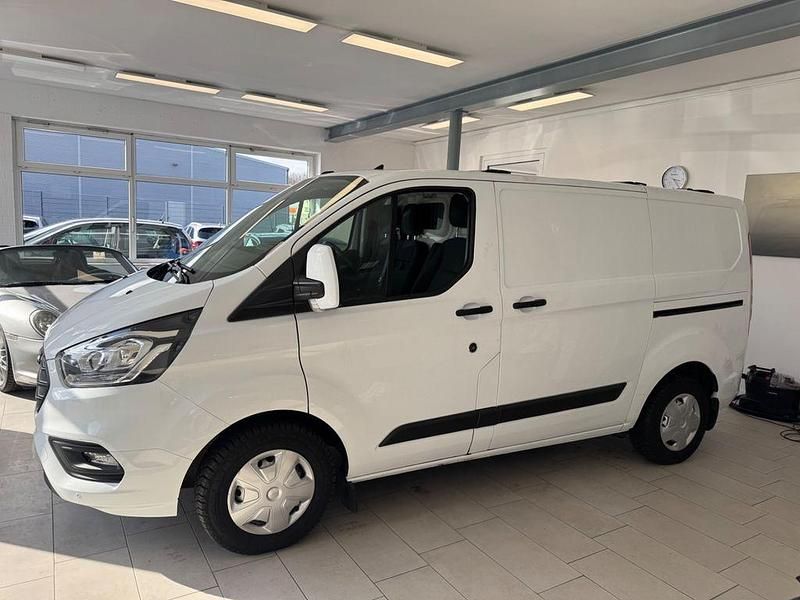 Gebraucht Ford Transit Custom 131 PS (96 kW) 2019 Weiß Van / Kleinbus