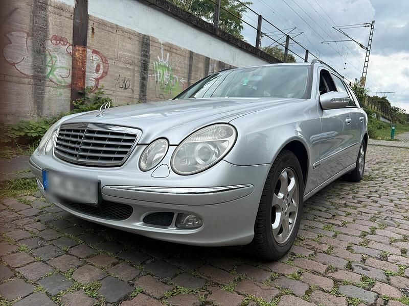 Silber Gebraucht 2005 Mercedes E280 Kombi | 3.800 € (Fairer Preis) - Bild 1/4