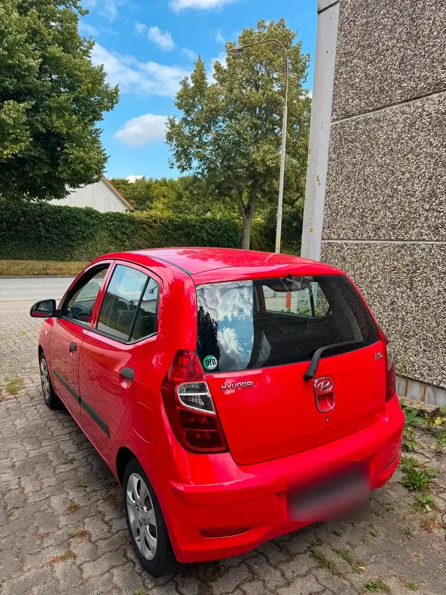Gebraucht Hyundai i10 69 PS (50 kW) 2013 Rot Kleinwagen