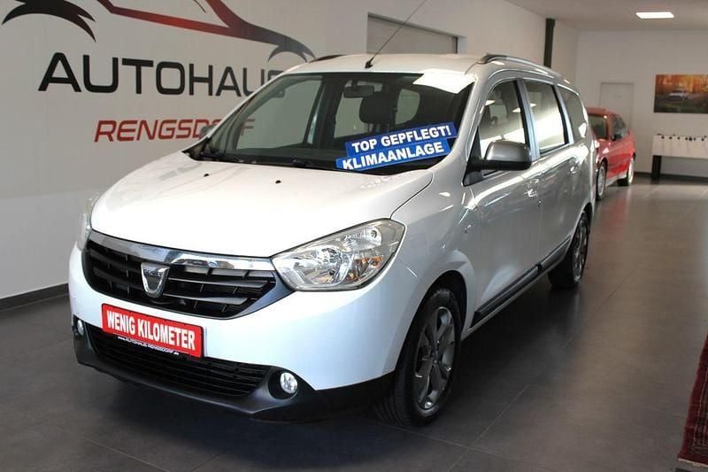 Weiß Gebraucht 2015 Dacia Lodgy Celebration Van / Kleinbus | 7.990 € (Guter Preis) - Bild 1/4