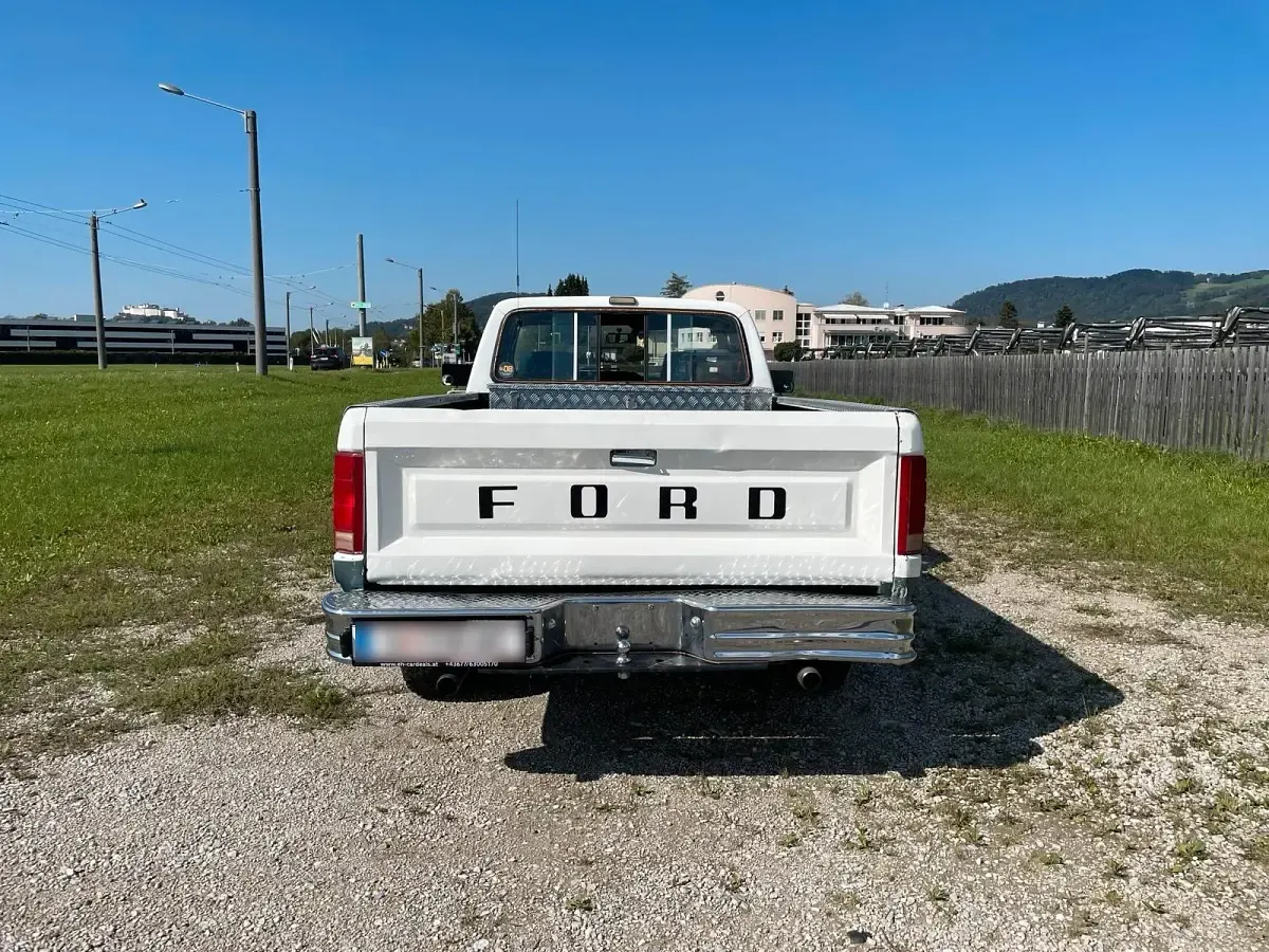 Gebraucht Ford F250 160 PS (117 kW) 1982 Weiß Pickup