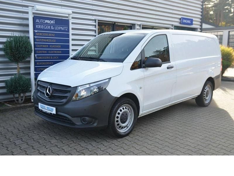 Weiss Gebraucht 2023 Mercedes Vito Van | 24.870 € (Superpreis) - Bild 1/4
