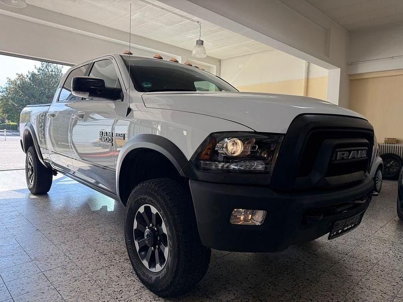 Weiß Gebraucht 2017 Dodge Ram Abholung | 46.990 € (Fairer Preis) - Bild 1/4