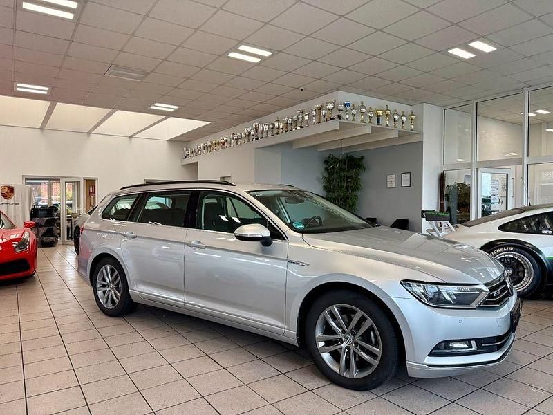 Silber Gebraucht 2016 VW Passat Comfortline Kombi | 14.850 € (Fairer Preis) - Bild 1/4