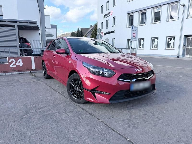 Gebraucht Kia Ceed Vision 101 PS (74 kW) 2022 Rot Kleinwagen