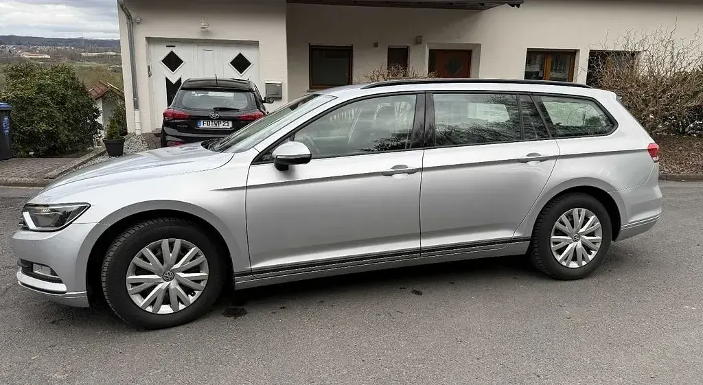 Gebraucht VW Passat 150 PS (110 kW) 2019 Silber Kombi