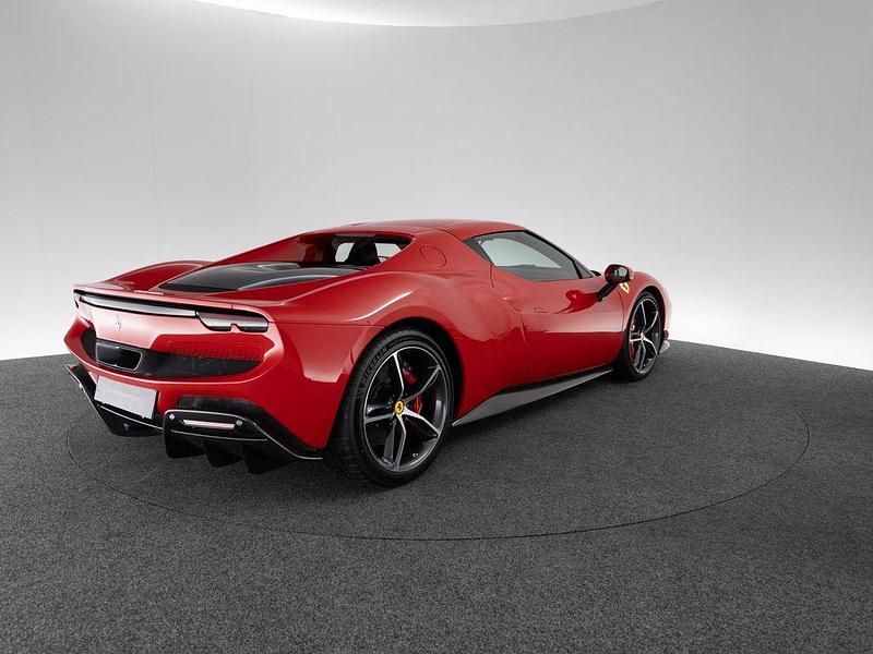 Gebraucht Ferrari 296 829 PS (609 kW) 2023 Rot Coupé