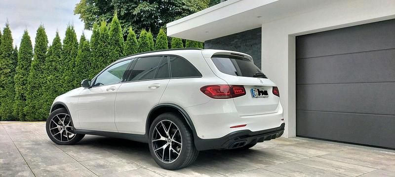 Weiß Gebraucht 2020 Mercedes GLC200 AMG SUV | 39.000 € (Superpreis) - Bild 1/4