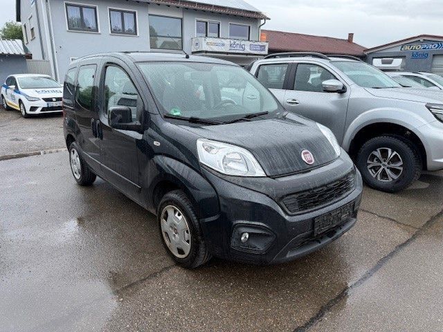 Schwarz Gebraucht 2019 Fiat Qubo Lounge Van / Kleinbus | 9.890 € (Fairer Preis) - Bild 1/4
