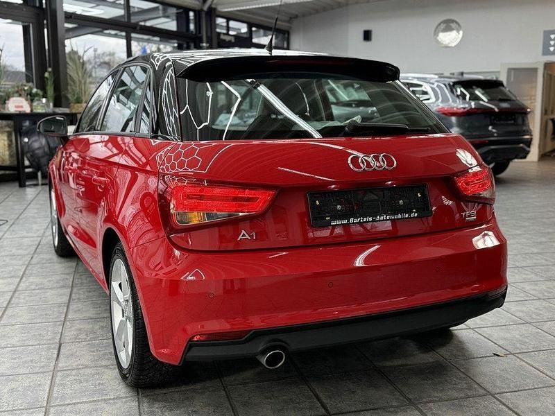Gebraucht Audi A1 Sportback Sport 95 PS (69 kW) 2019 Rot Kleinwagen