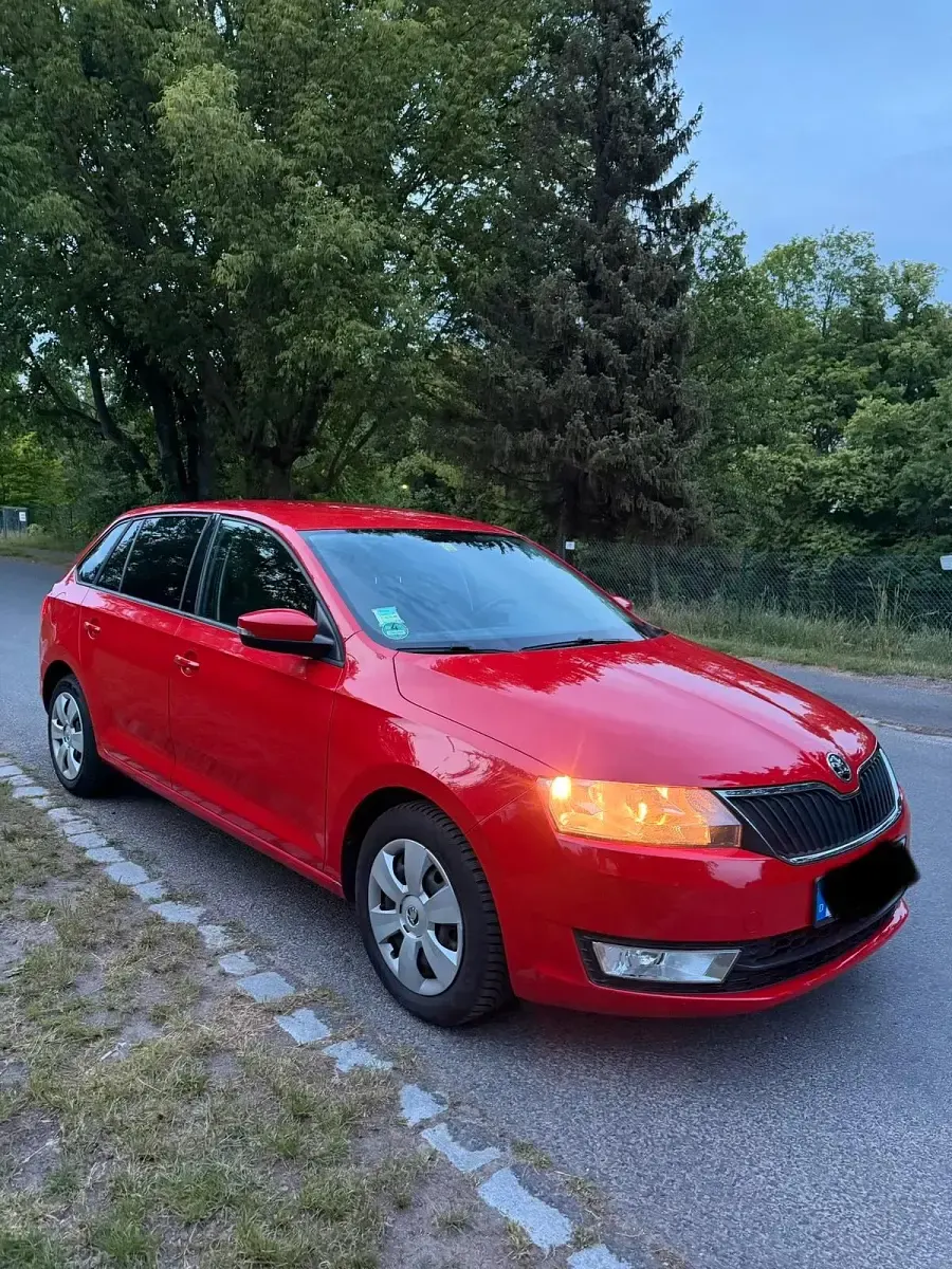 Gebraucht Skoda Rapid 90 PS (66 kW) 2016 Rot Kleinwagen
