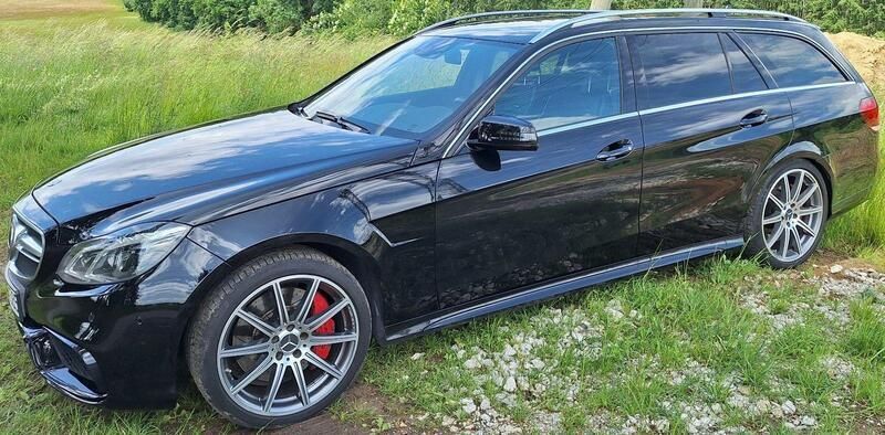 Schwarz Gebraucht 2014 Mercedes E63 AMG AMG Kombi | 37.500 € (Etwas zu teuer) - Bild 1/4