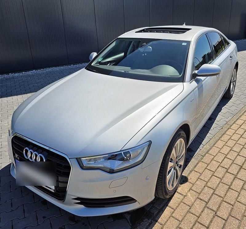 Silber Gebraucht 2012 Audi A6 Comfort Limousine | 14.999 € (Guter Preis) - Bild 1/4