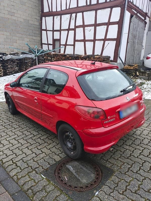 Gebraucht Peugeot 206 110 PS (80 kW) 2003 Rot Kleinwagen