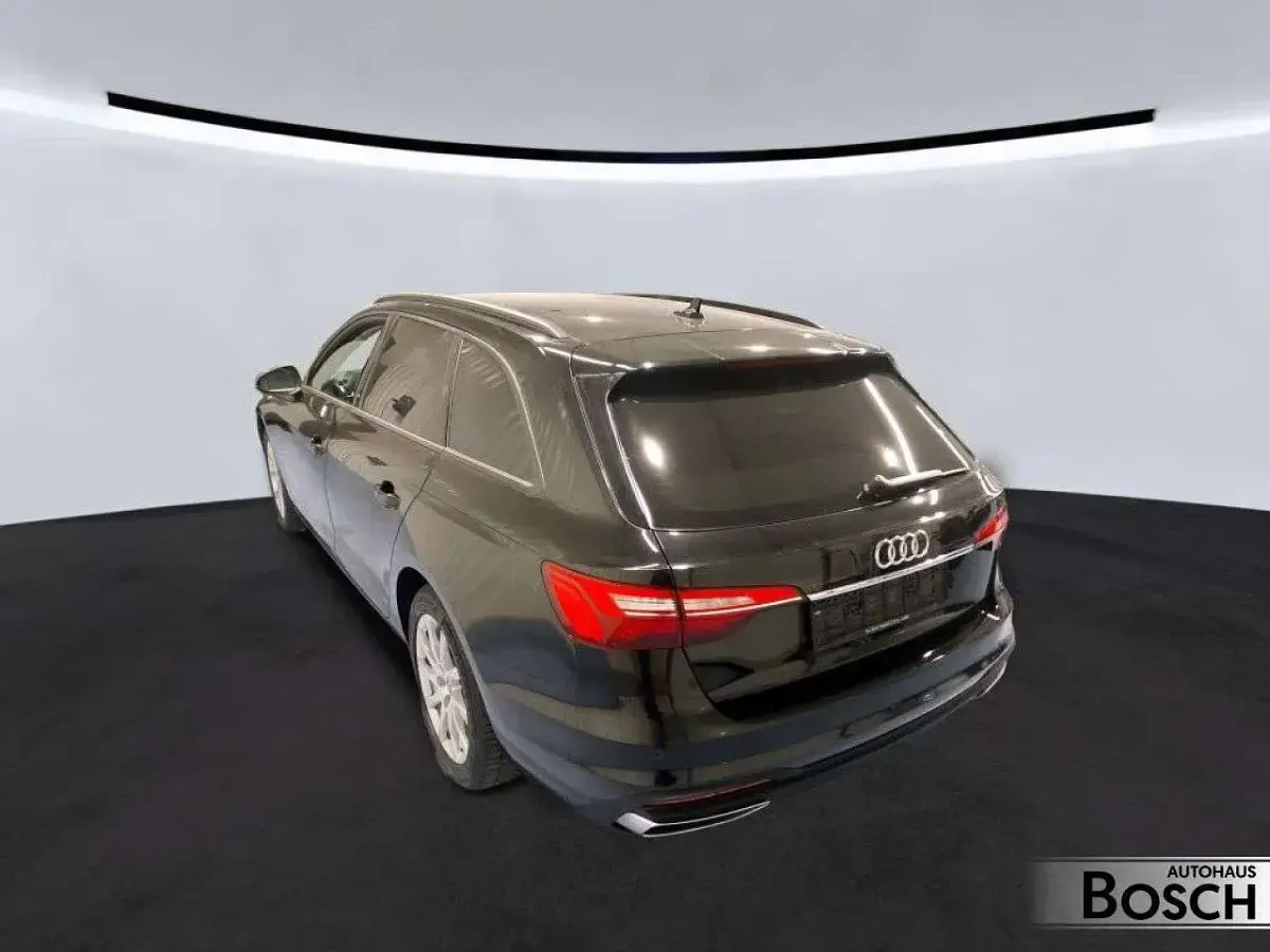 Gebraucht Audi A4 Comfort 150 PS (110 kW) 2022 Mythosschwarz Kombi