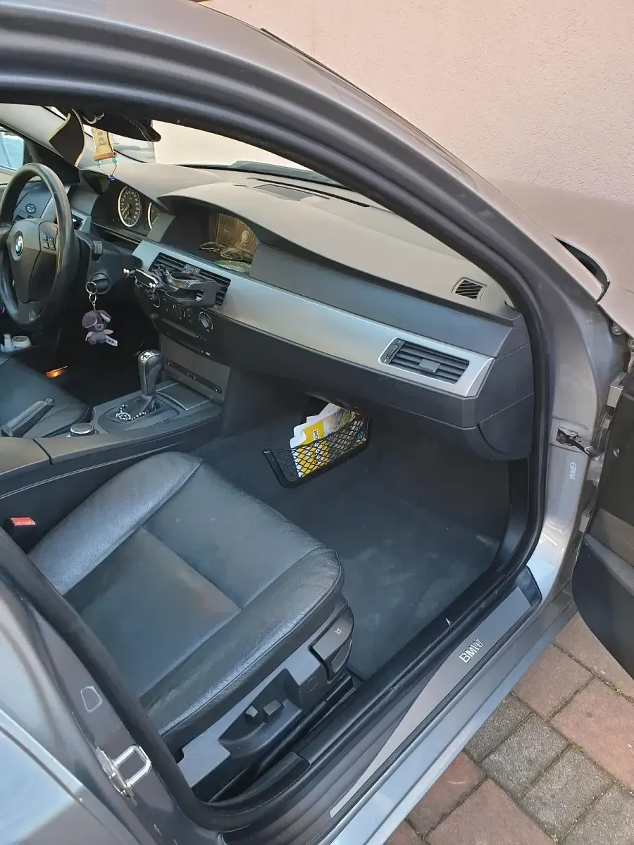 Gebraucht BMW 525 177 PS (130 kW) 2007 Silber Kombi