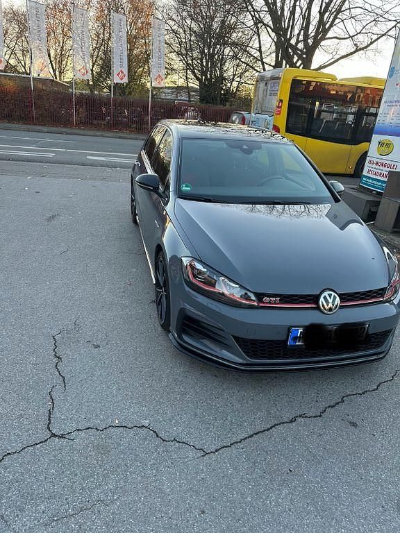 Grau Gebraucht 2019 VW Golf Limousine | 20.400 € (Fairer Preis) - Bild 1/4