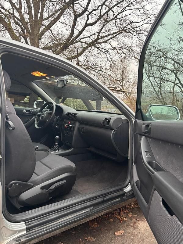 Gebraucht Audi A3 Ambiente 102 PS (75 kW) 2002 Silber Kleinwagen