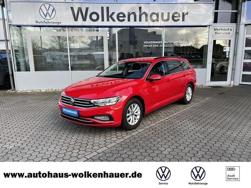 Gebraucht VW Passat 122 PS (89 kW) 2021 Tornadorot Kombi