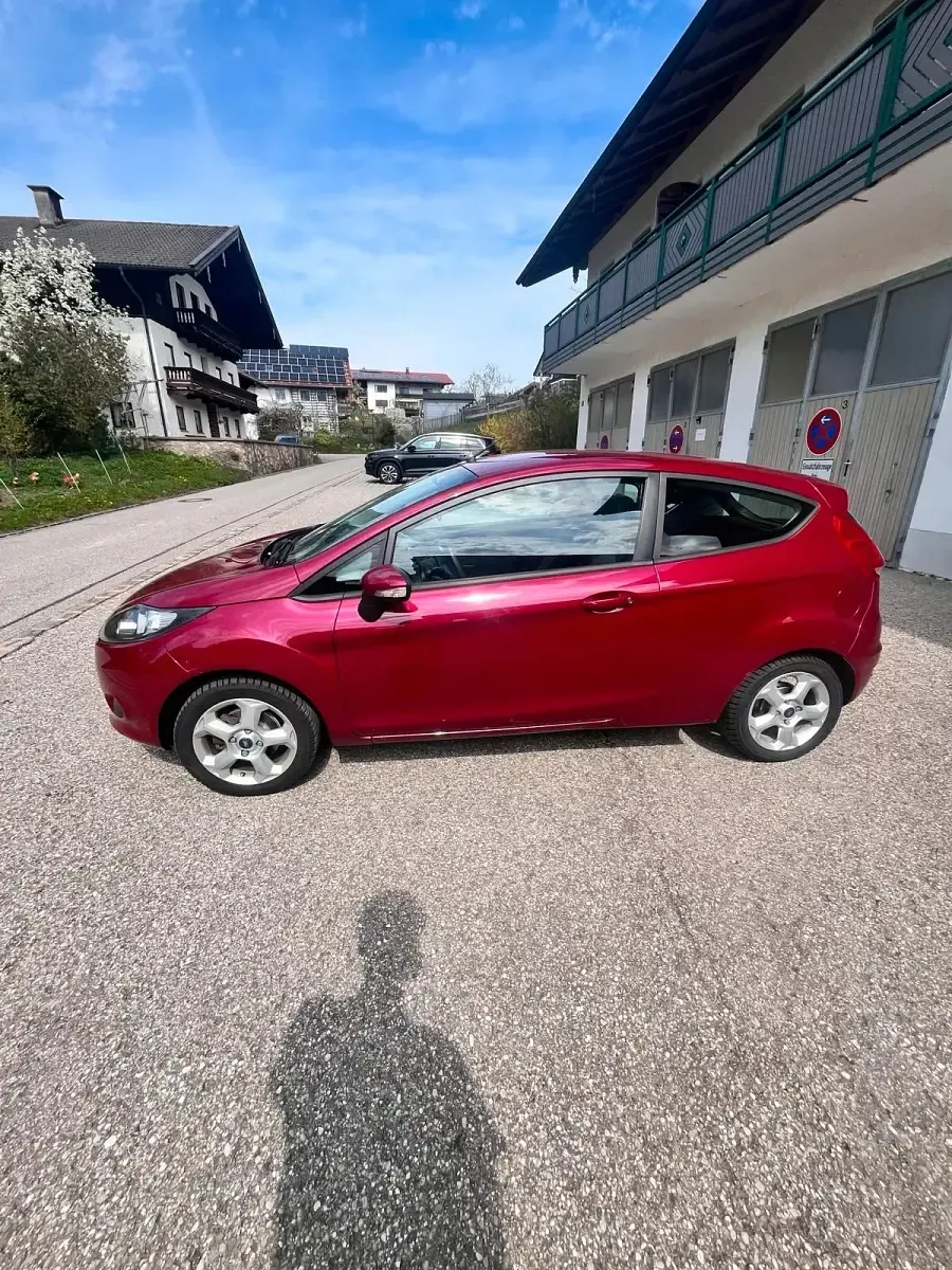 Gebraucht Ford Fiesta 82 PS (60 kW) 2009 Violet Kleinwagen