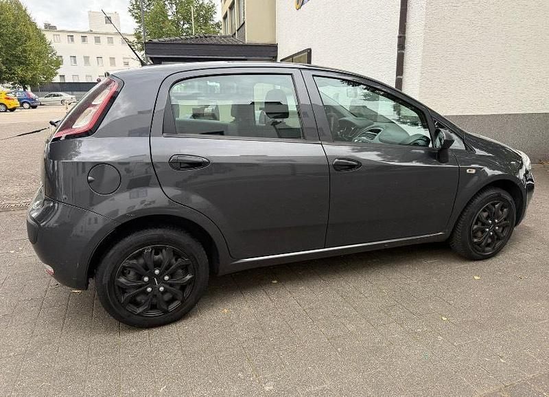 Grau Gebraucht 2010 Fiat Punto Evo Kleinwagen | 2.100 € (Guter Preis) - Bild 1/4