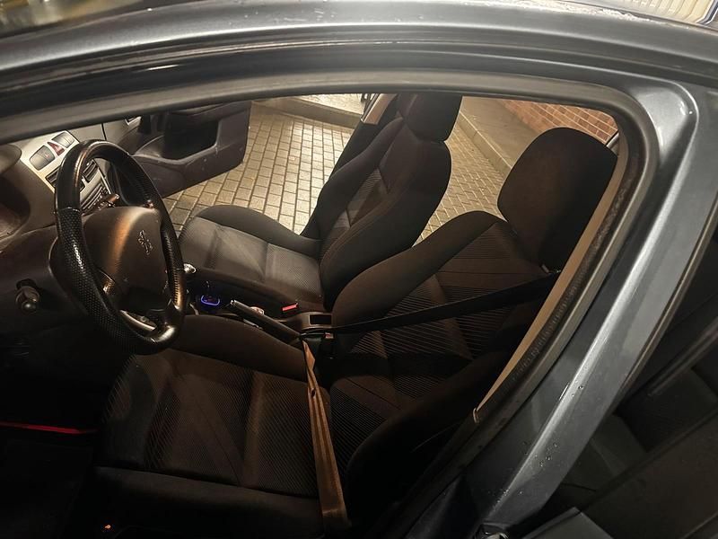 Gebraucht Peugeot 307 90 PS (66 kW) 2006 Grau Limousine