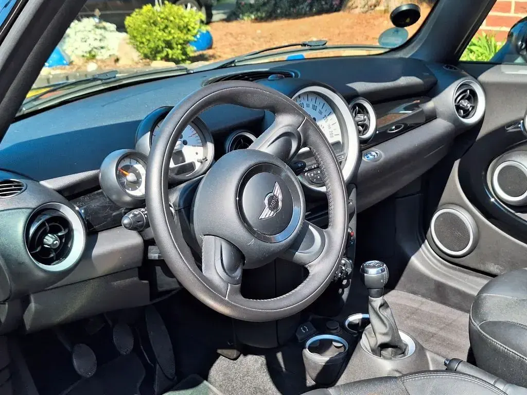 Gebraucht Mini One Cabriolet 98 PS (72 kW) 2012 Schwarz Cabrio