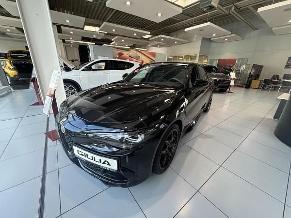 Beige (nero vulcano mettalic) Neu 2025 Alfa Romeo Giulia Quadrifoglio Limousine | 95.200 € (Etwas zu teuer) - Bild 1/4