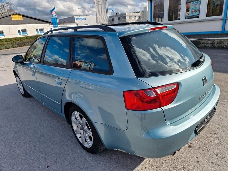 Gebraucht Seat Exeo Reference 120 PS (88 kW) 2011 Blau Kombi