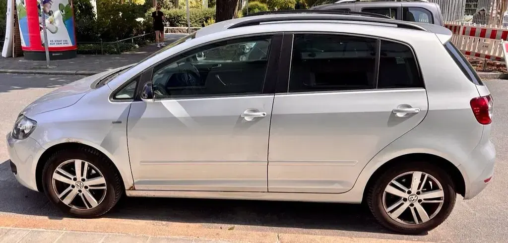 Gebraucht VW Golf Plus Match 105 PS (77 kW) 2012 Silber Van / Kleinbus