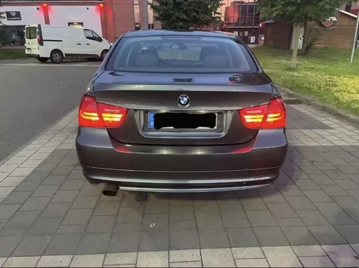 Gebraucht BMW 318 143 PS (105 kW) 2009 Grün Limousine