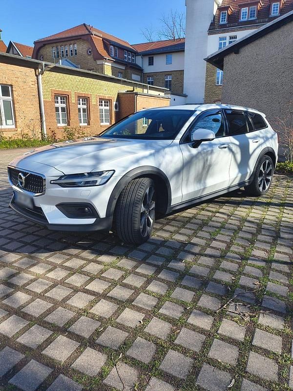Occasion Volvo V60 CC 197 ch (144 kW) 2021 Blanc Break