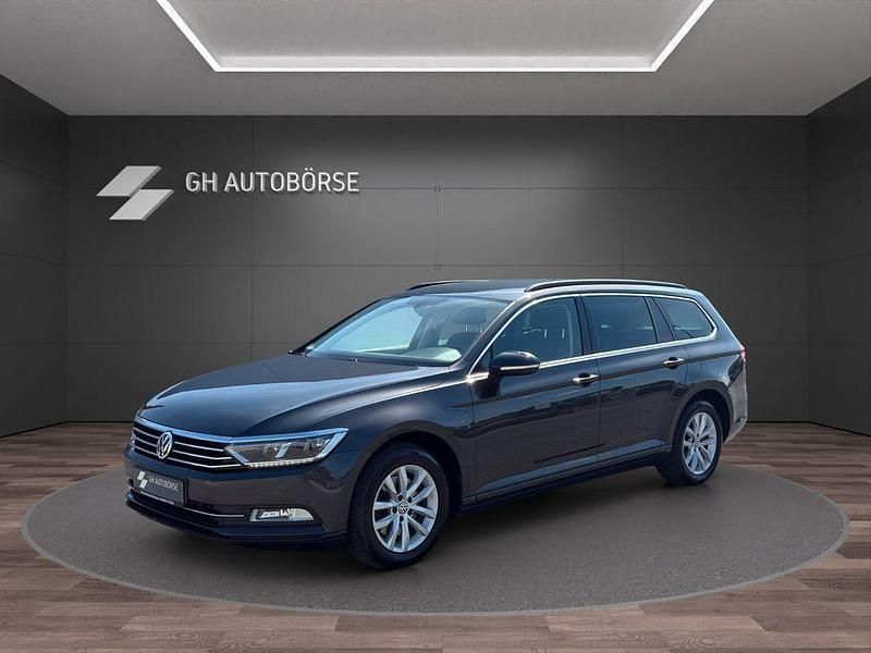 Grau Gebraucht 2018 VW Passat Comfortline Kombi | 17.490 € (Guter Preis) - Bild 1/4