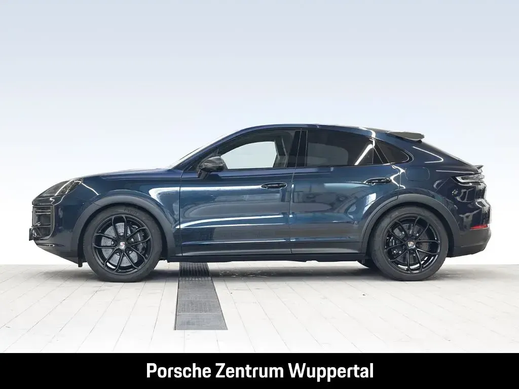 Gebraucht Porsche Cayenne Turbo E-Hybrid Coupe 740 PS (544 kW) 2024 Blau SUV