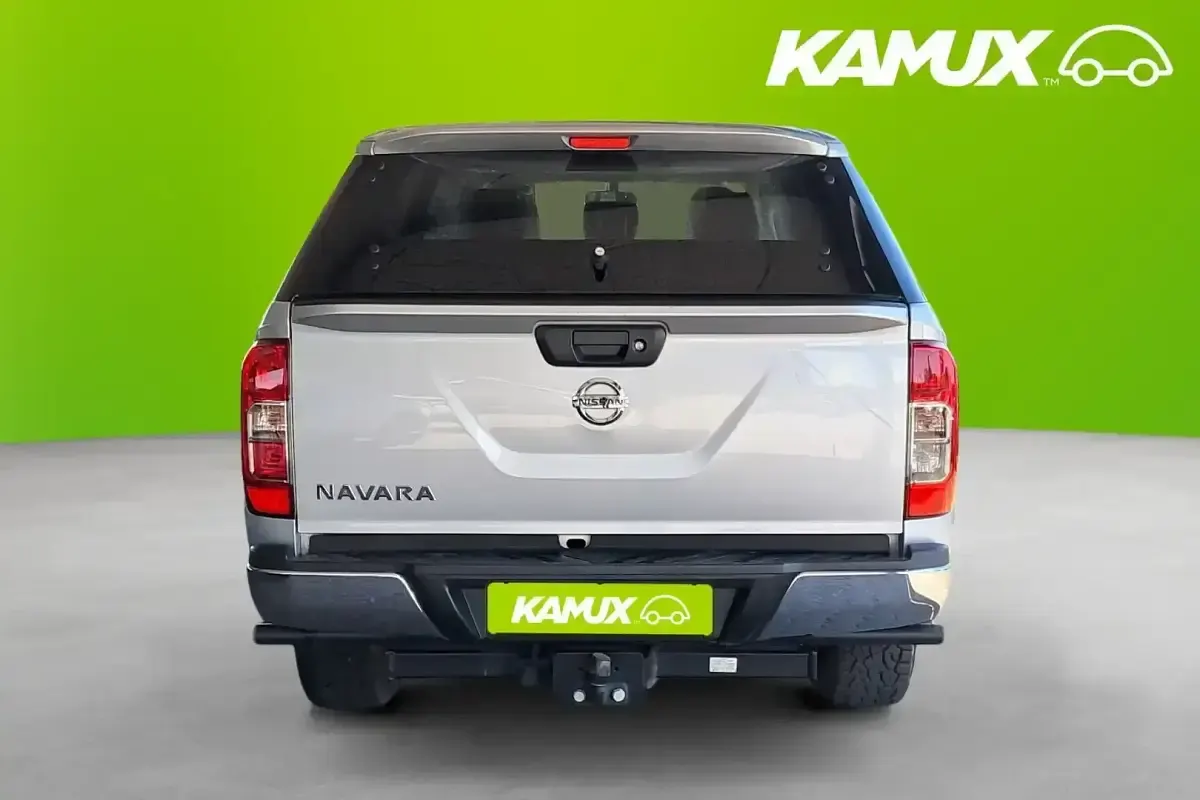 Gebraucht Nissan Navara 190 PS (139 kW) 2021 Silber / grau Pickup