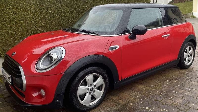 Gebraucht Mini Cooper 136 PS (100 kW) 2019 Rot Kleinwagen