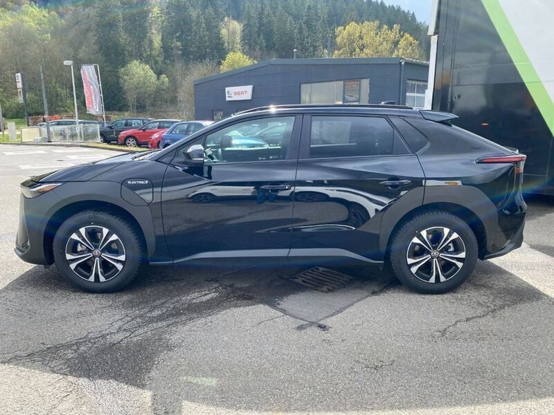 Gebraucht Toyota bZ4X 150 kW (204 PS) 2024 Onyxschwarz SUV