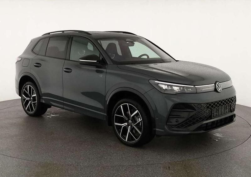 Delfingrau metallic Neu 2025 VW Tiguan R-line SUV | 53.595 € (Fairer Preis) - Bild 1/4