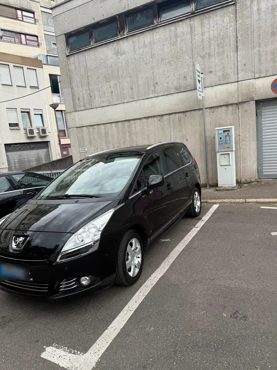 Gebraucht Peugeot 5008 150 PS (110 kW) 2013 Schwarz Van / Kleinbus